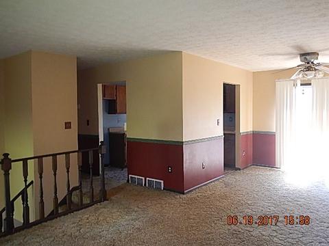 279 Mcdowell Rd, Transfer, PA 16154 photo 2