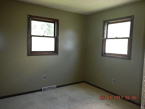 279 Mcdowell Rd, Transfer, PA 16154 photo 9