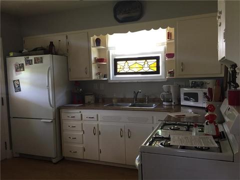 84 Webster Ave, Irwin, PA 15642 photo 4