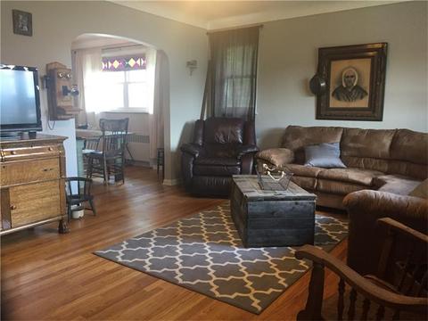 84 Webster Ave, Irwin, PA 15642 photo 2