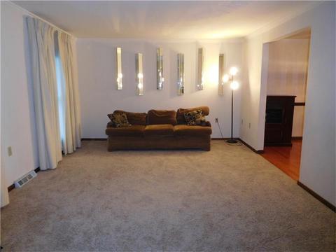 561 Adele Dr, Irwin, PA 15642 photo 9