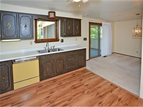 12389 Linshan Dr, Irwin, PA 15642 photo 3