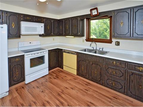 12389 Linshan Dr, Irwin, PA 15642 photo 2