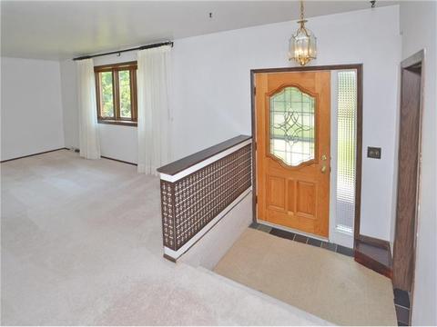 12389 Linshan Dr, Irwin, PA 15642 photo 8
