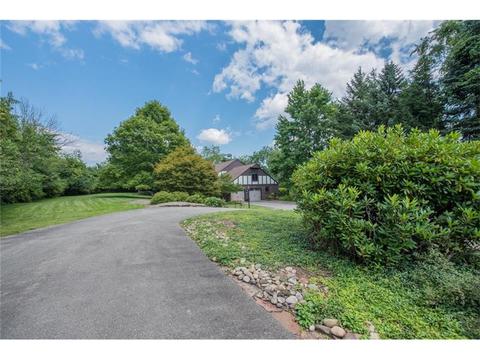 6051 Apache Ln, Export, PA 15632 photo 2