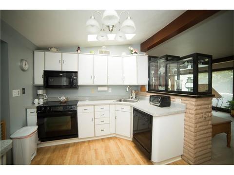 421 Braddock Dr, Irwin, PA 15642 photo 7