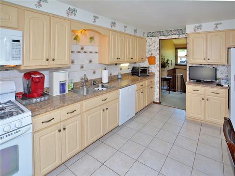2379 Mount Vernon Ave, Export, PA 15632 photo 3