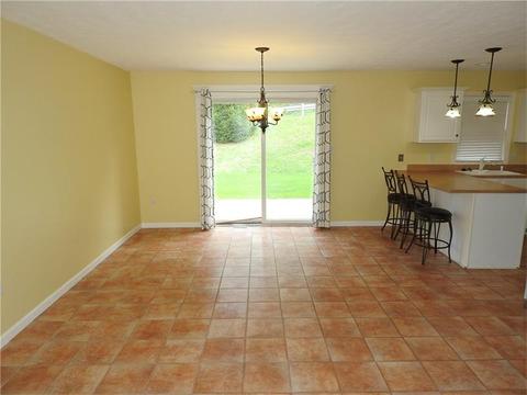 6904 Spring Valley Ln, Export, PA 15632 photo 7