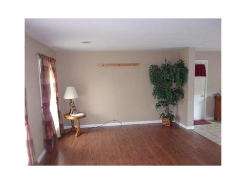 823 Maple St, Berlin, PA 15530 photo 9