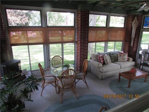 381 Corey Dr, Irwin, PA 15642 photo 8