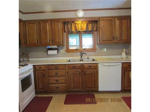 381 Corey Dr, Irwin, PA 15642 photo 4