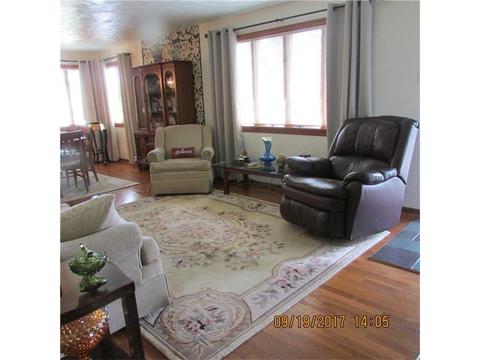 381 Corey Dr, Irwin, PA 15642 photo 2