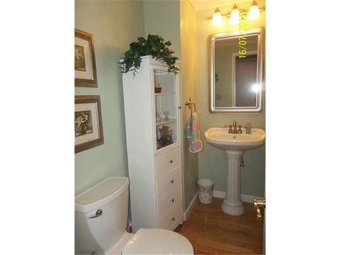209 Rustic Dr, Irwin, PA 15642 photo 9