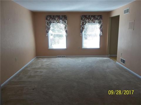 209 Rustic Dr, Irwin, PA 15642 photo 3