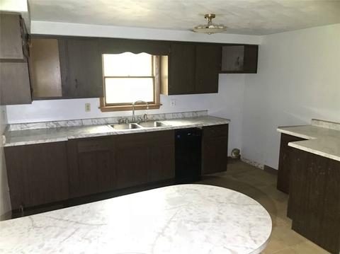 1104 Maple Rd, Vandergrift, PA 15690 photo 6