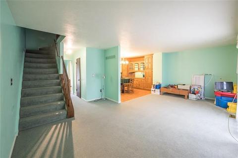 310 Williamsburg Ln, Export, PA 15632 photo 9