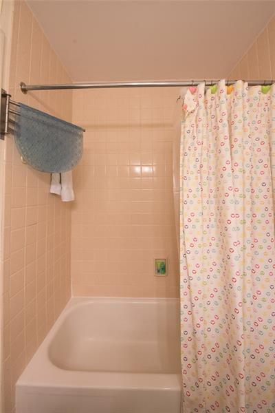 310 Williamsburg Ln, Export, PA 15632 photo 16