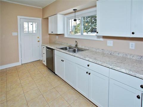 13040 Ridge Rd, Irwin, PA 15642 photo 5