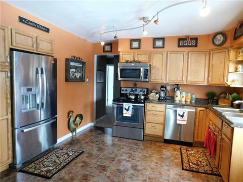 1713 9th St, Irwin, PA 15642 photo 2