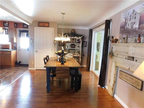1713 9th St, Irwin, PA 15642 photo 4