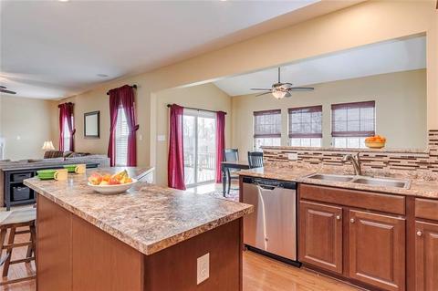 142 Cimarron Dr, Coraopolis, PA 15108 photo 8