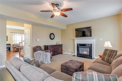 142 Cimarron Dr, Coraopolis, PA 15108 photo 3