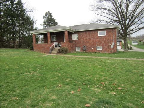 105 Rush Ave, New Eagle, PA 15067 photo 4