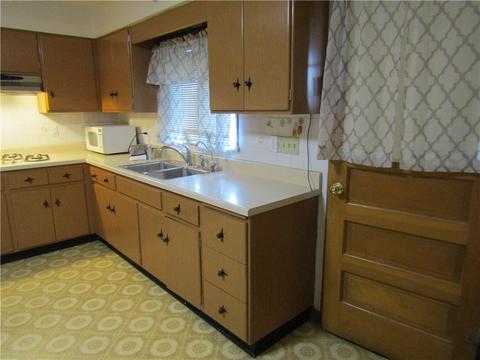 105 Rush Ave, New Eagle, PA 15067 photo 12