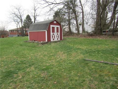 105 Rush Ave, New Eagle, PA 15067 photo 5