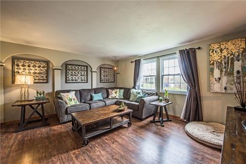 20 Cambridge Dr, Irwin, PA 15642 photo 4