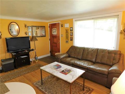 80 Forest Dr, Irwin, PA 15642 photo 4