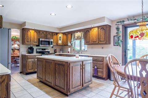 591 Adele Dr, Irwin, PA 15642 photo 9