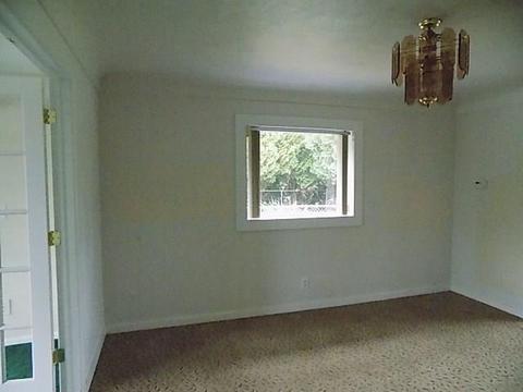 611 Turnpike St, Irwin, PA 15642 photo 18