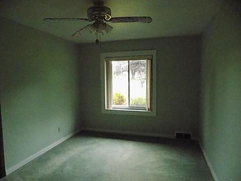 611 Turnpike St, Irwin, PA 15642 photo 5