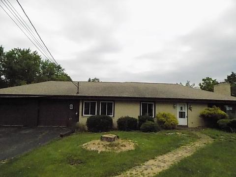 611 Turnpike St, Irwin, PA 15642 photo 1