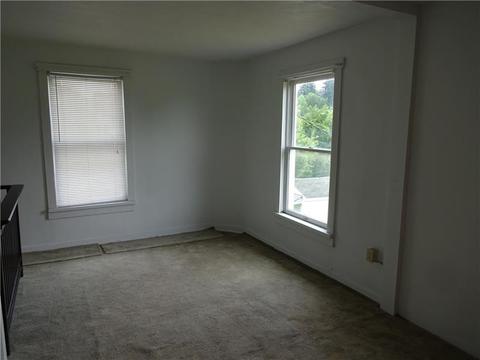 500 Jackson St, Irwin, PA 15642 photo 6