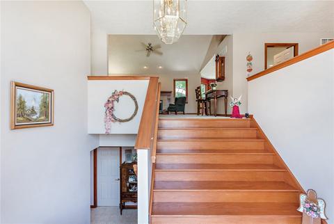 2807 Spring View Ct, Export, PA 15632 photo 2