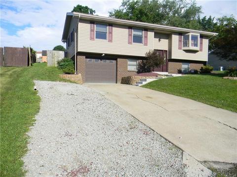 2235 Robert St, Irwin, PA 15642 photo 2