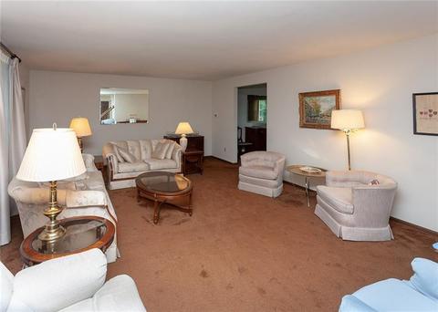 2936 Arrowhead Ct, Export, PA 15632 photo 4