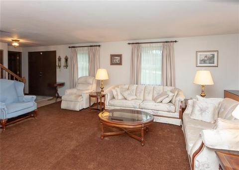 2936 Arrowhead Ct, Export, PA 15632 photo 3