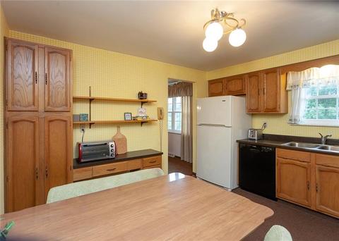 2936 Arrowhead Ct, Export, PA 15632 photo 6