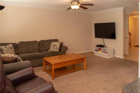 602 Adele Ct, Pittsburgh, PA 15229 photo 3