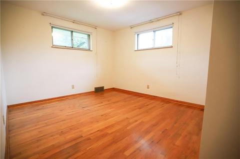 140 Summit Dr, Irwin, PA 15642 photo 11
