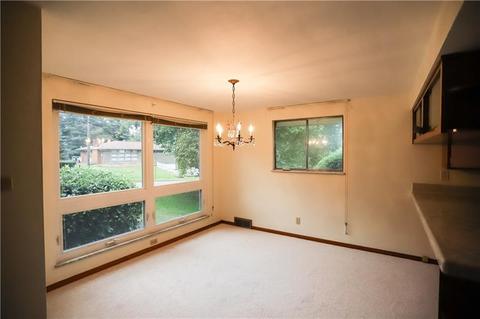140 Summit Dr, Irwin, PA 15642 photo 4