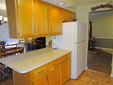 212 Farmbrook Dr, Greensburg, PA 15601 photo 7