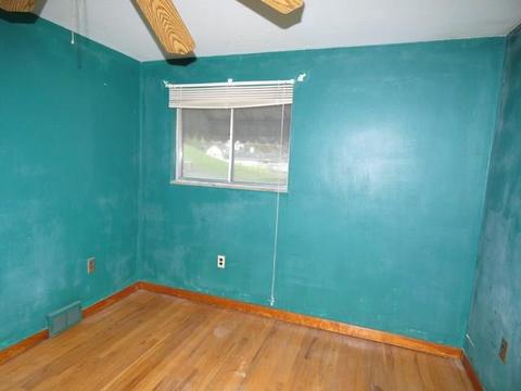 148 Chess St, New Eagle, PA 15067 photo 13