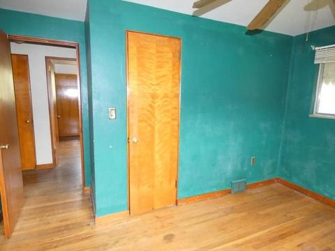 148 Chess St, New Eagle, PA 15067 photo 12