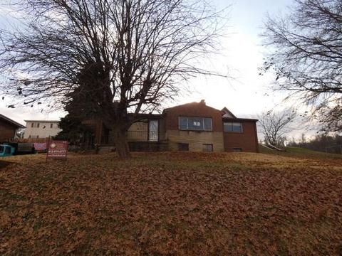 148 Chess St, New Eagle, PA 15067 photo 2