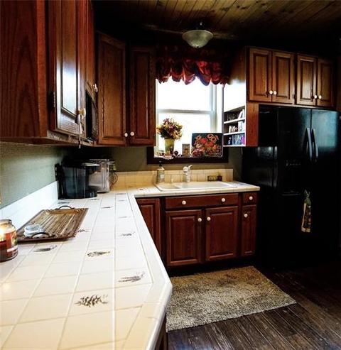 619 Cedar St, Irwin, PA 15642 photo 7