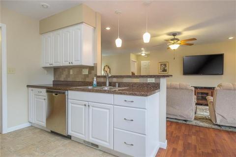 112 Heathcliffe Dr, Monaca, PA 15061 photo 6